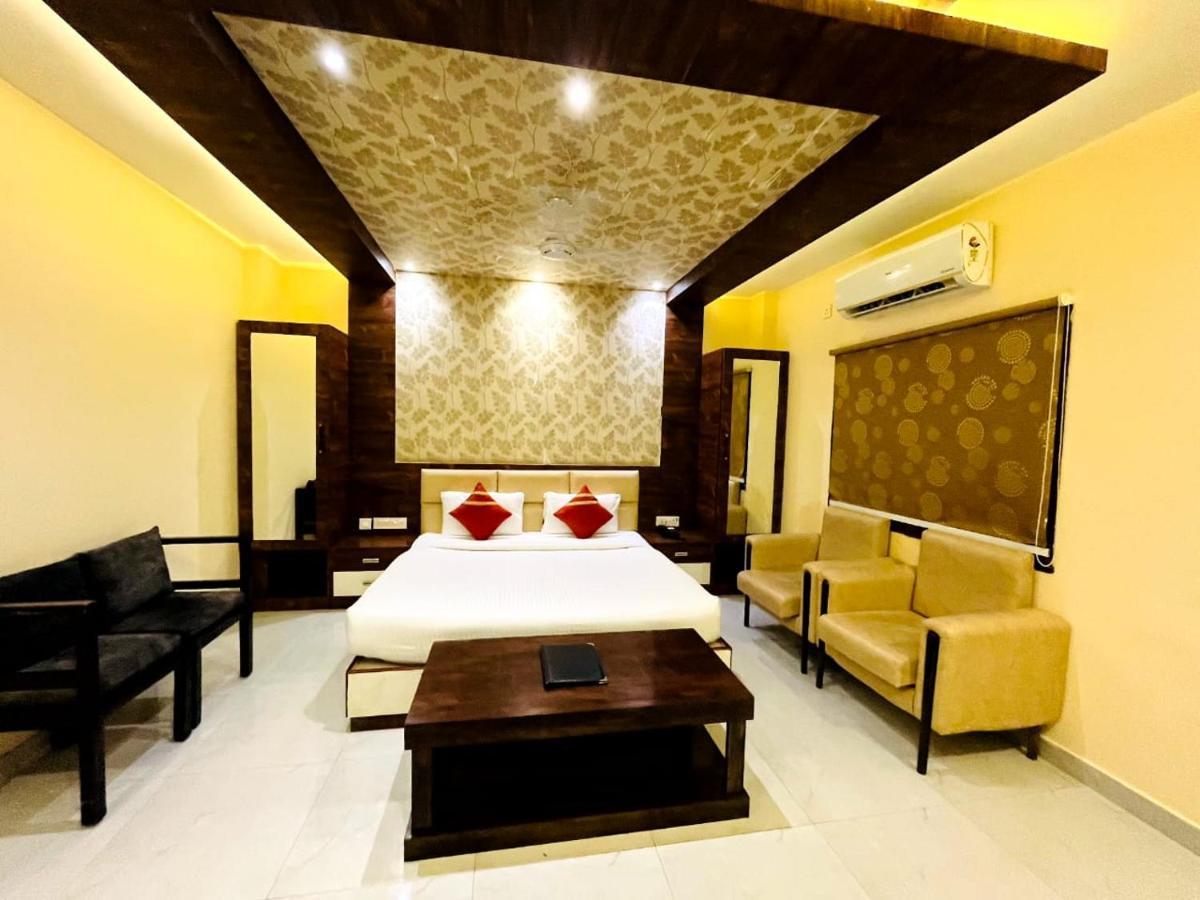 Shri Sai Hotel Āzamgarh Exterior foto